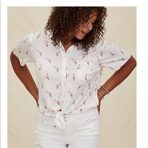 Torrid button front shirt size 2 (18-29)